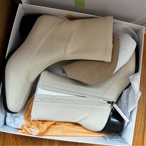 Quince Italian leather stretch sock bootie size 7